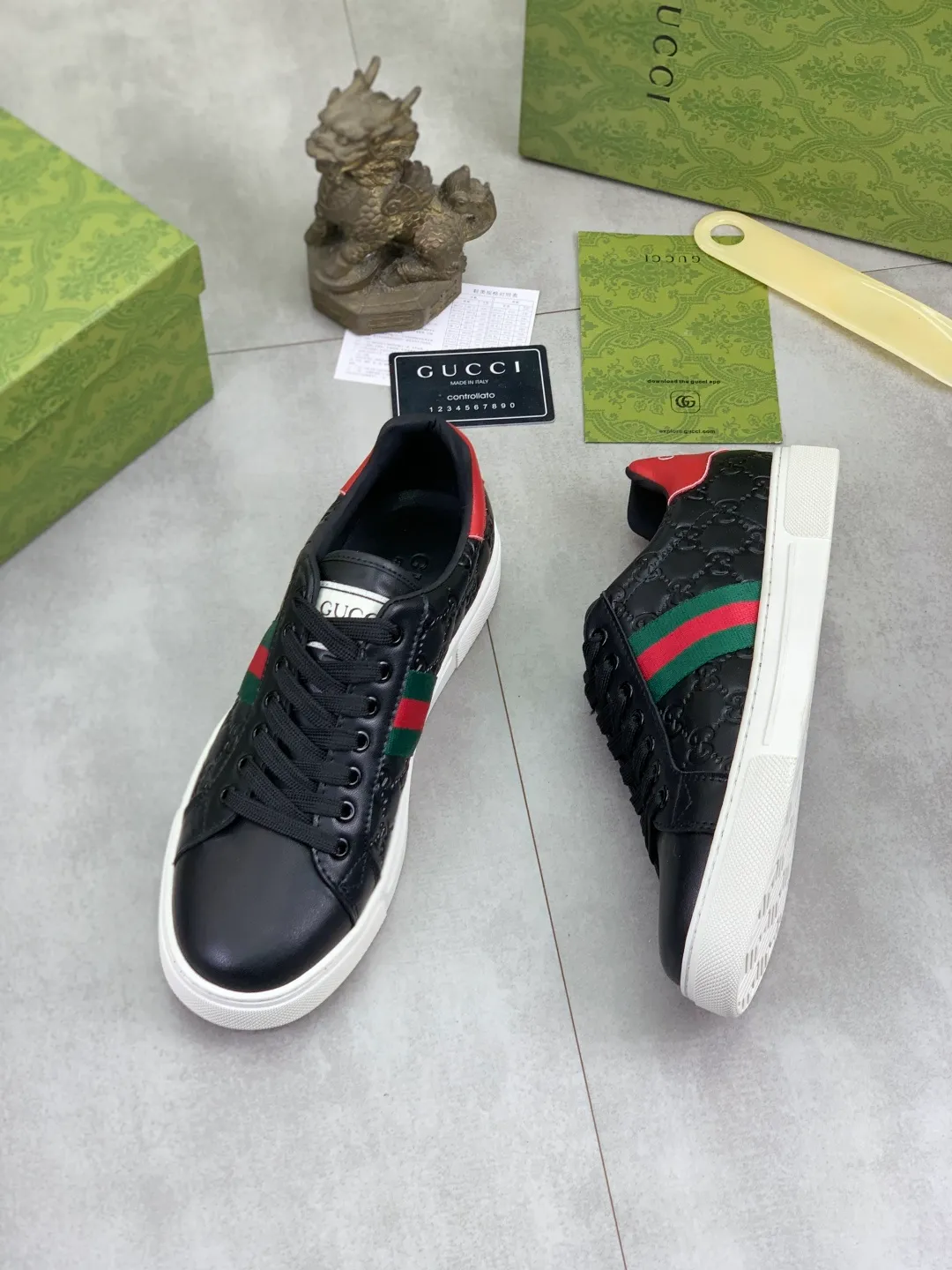 Men's Men's Shoes P420 💰[New Style] 🆘 The latest model from Gucci's official website🎁Classic casual and fashionable men's shoes👟Hot style💥Simple and elegant style, exclusive for trendy men. Unique latest brand elements from the official website👑Gucci original decoration, fashionable and generous, made of original soft calfskin fabric➕Comfortable soft sheepskin lining ✅The official website specifies wear-resistant rubber outsole_full of elasticity, classic model taken in real life🎬Color: 2️⃣colors available😍Number: 38-44